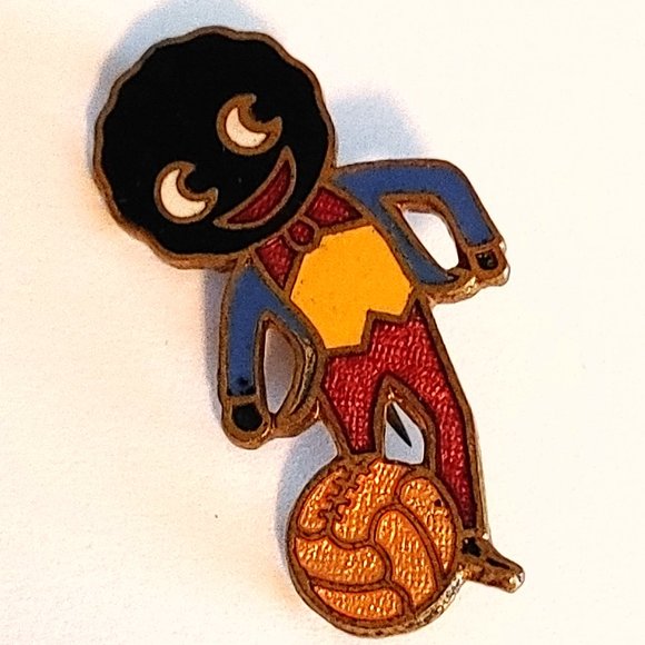 Vintage Golliwog Enamel Pin 1970s - Picture 1 of 3